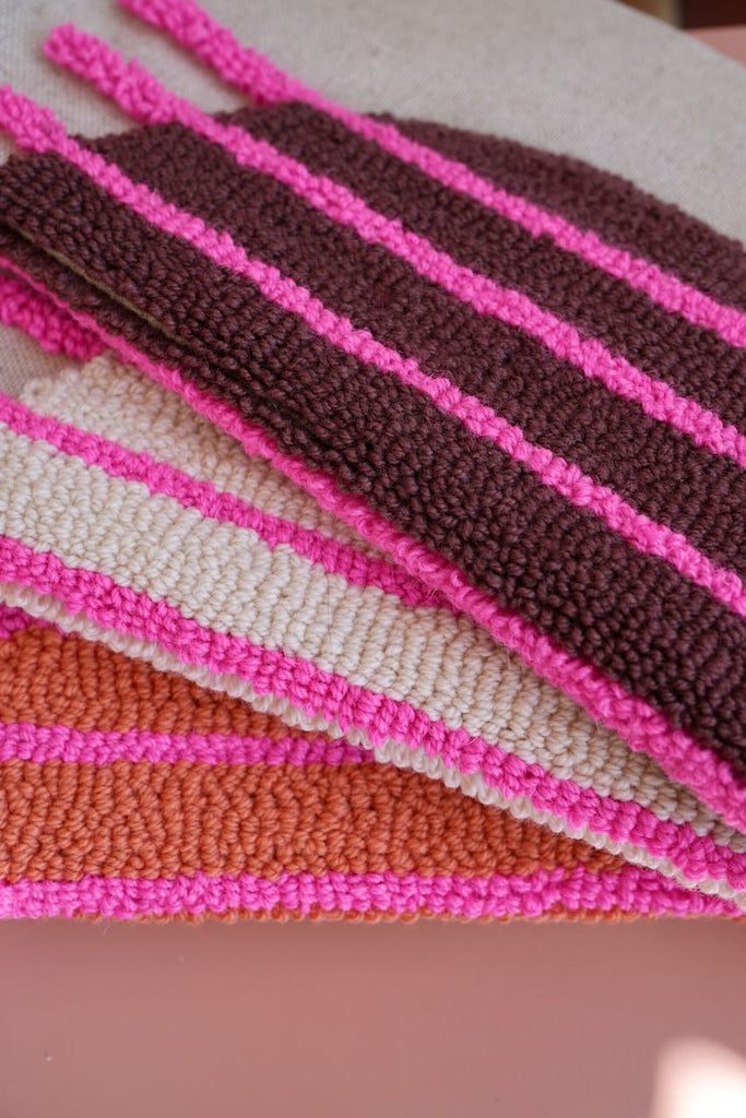 Lekai Art Kunst-Kissen "Circle & Stripes" - Maronenbraun/Neonpink